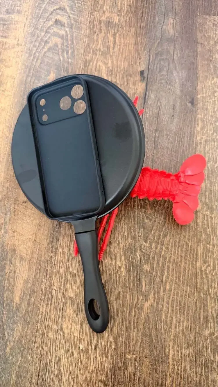 New case iPhone 17 pro max lobster